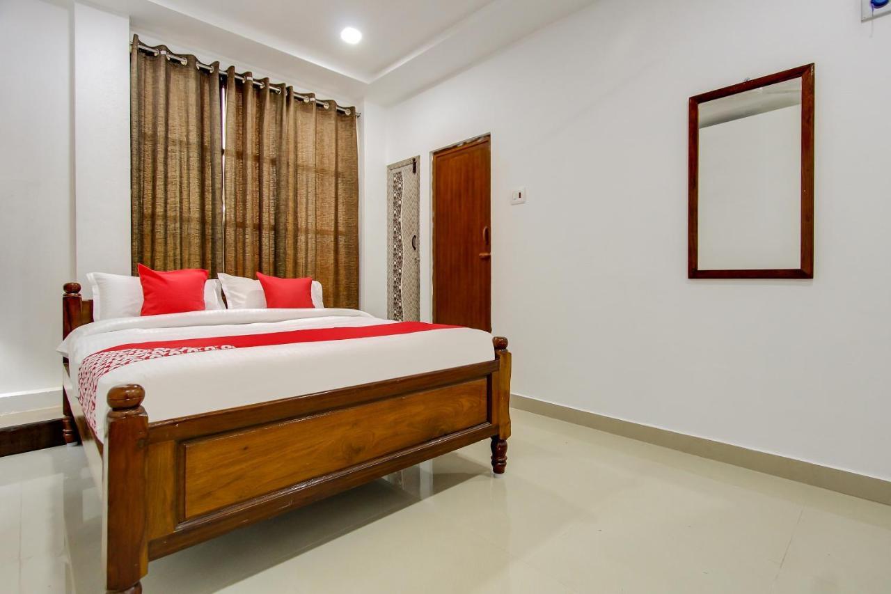 Oyo 69625 Mayuraa Residency Hotel Kumbakonam Exterior photo