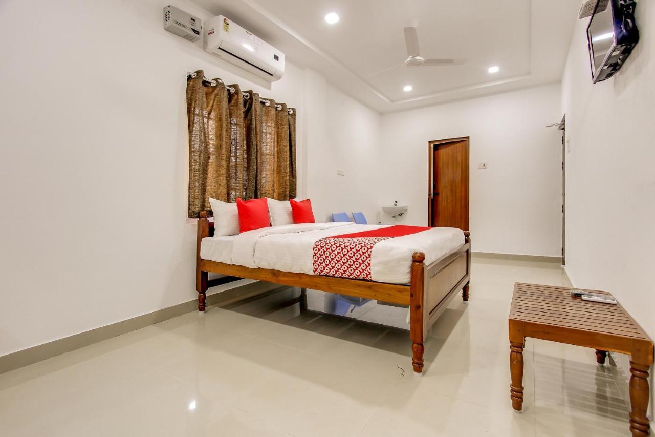 Oyo 69625 Mayuraa Residency Hotel Kumbakonam Exterior photo